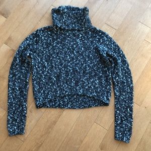 6SIXTY8IGHT Small Sweater CROP TOP